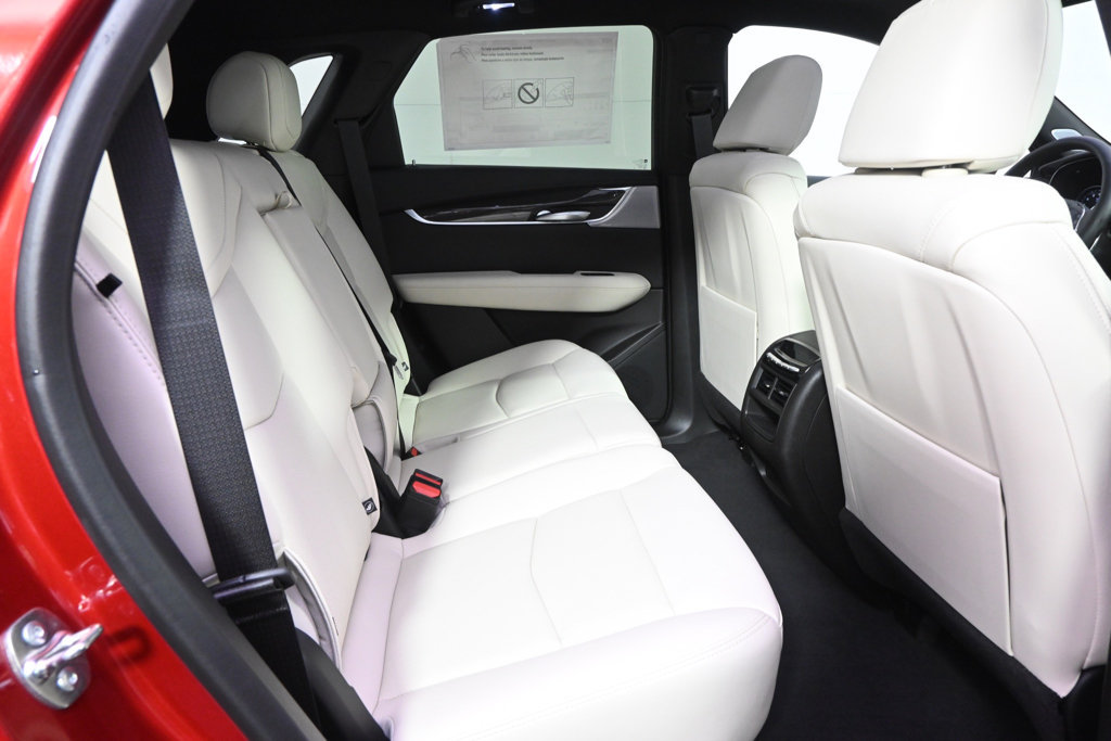 New 2026 Cadillac XT5 Sportv w/ LPO, Floor Liner Package AWD/4WD image 18