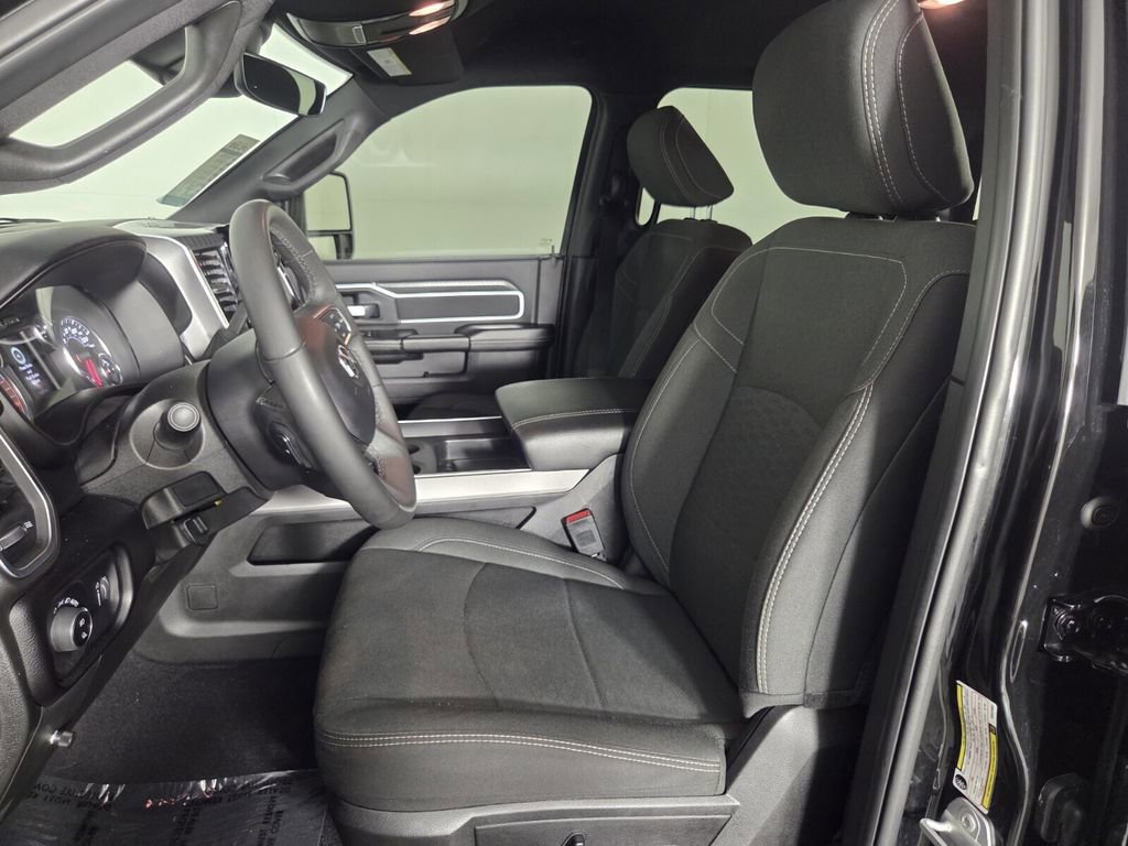 Used 2025 RAM 2500 Big Horn AWD/4WD image 10