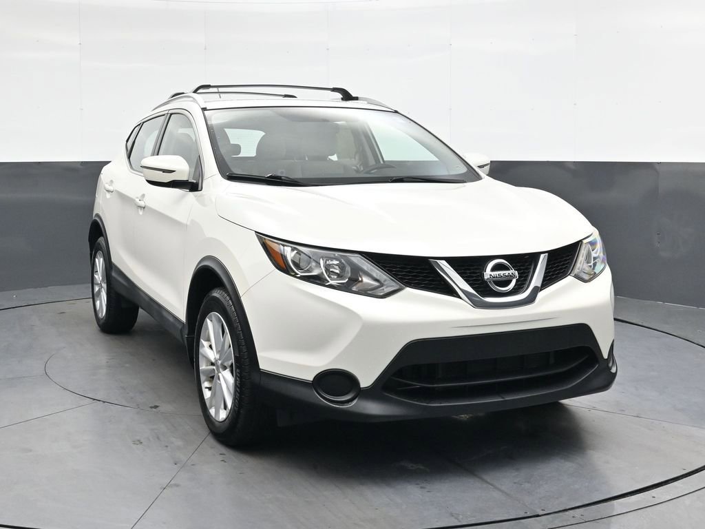 Used 2018 Nissan Rogue Sport SV image 2