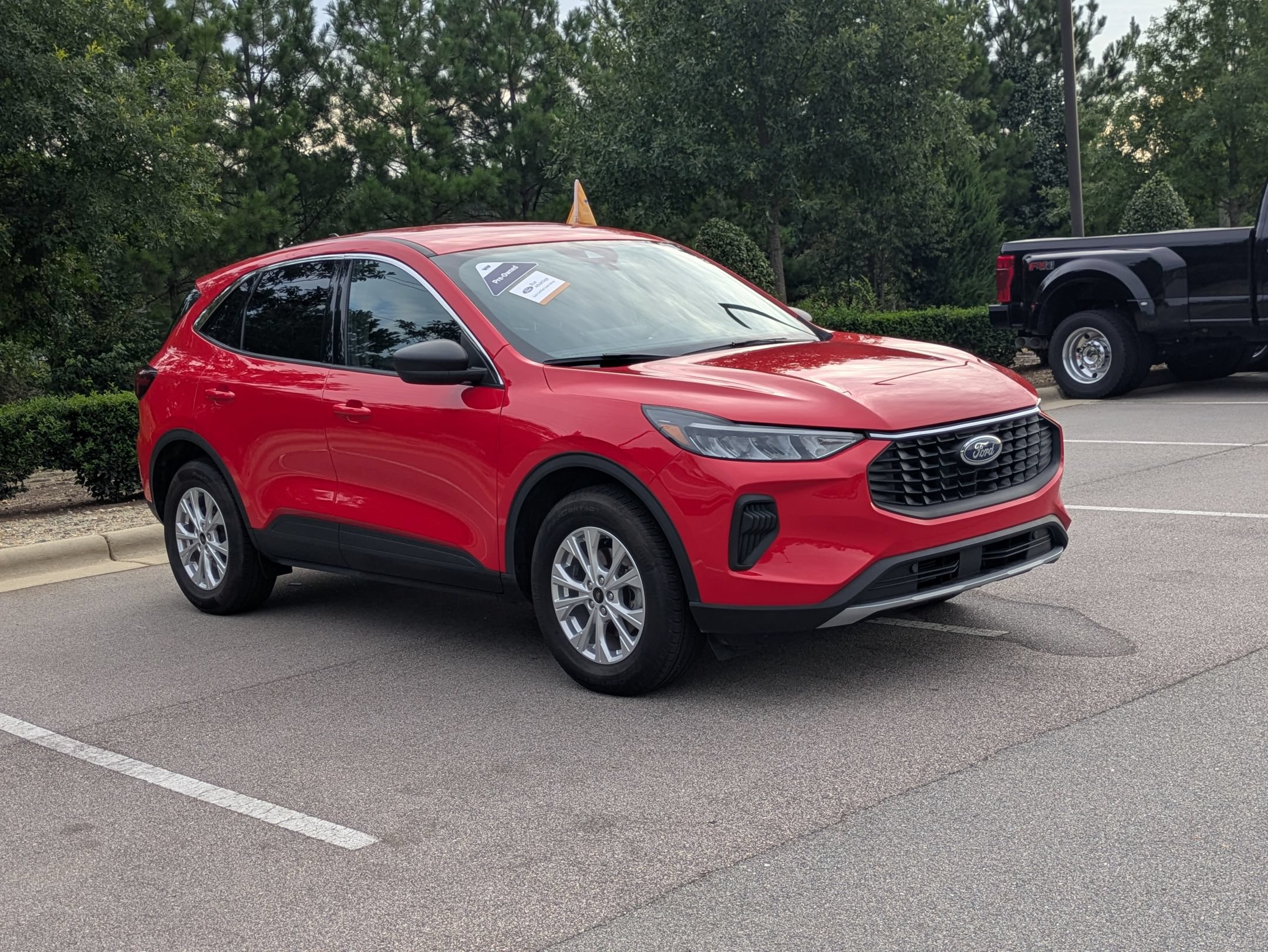 Used 2024 Ford Escape Active w/ Tech Pack #1 AWD/4WD image 2