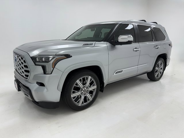Used 2024 Toyota Sequoia Capstone image 5