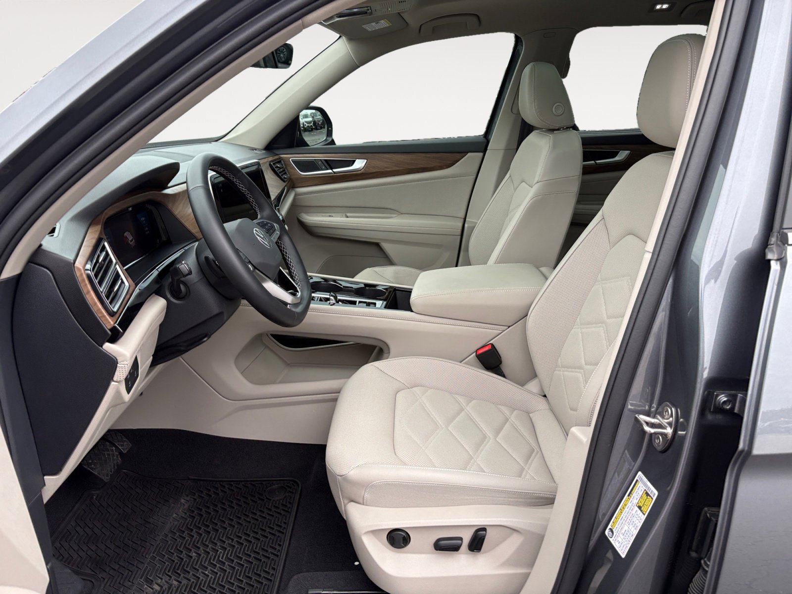 Certified 2025 Volkswagen Atlas SE FWD image 20