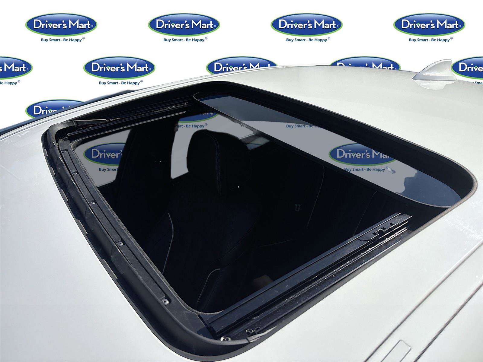 Used 2021 BMW 530i xDrive w/ Premium Package image 25