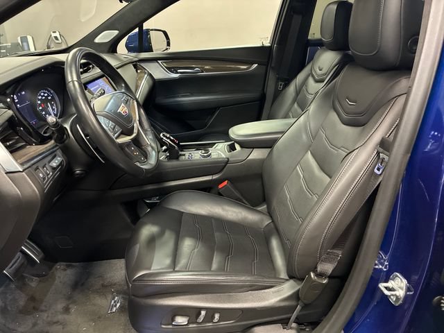 Certified 2024 Cadillac XT5 Sportv w/ Platinum Package AWD/4WD image 9
