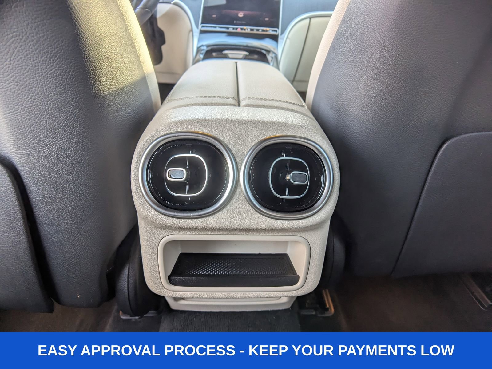 Used 2024 Mercedes-Benz GLC 300 4MATIC image 16