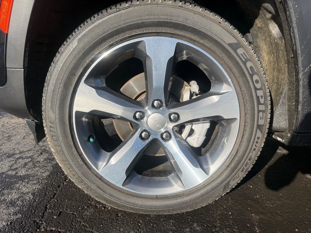 Used 2023 Jeep Grand Cherokee Limited image 55