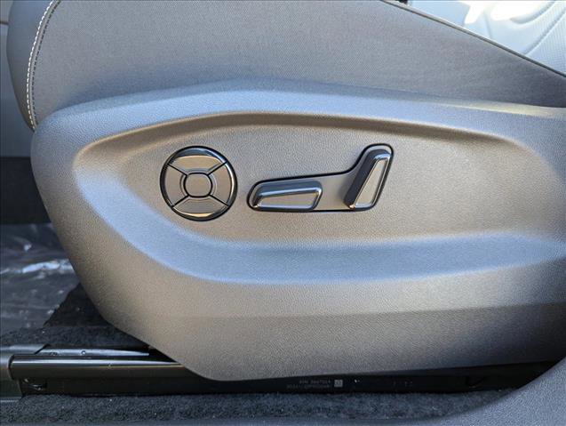 New 2026 Volkswagen Tiguan SE R-Line image 11