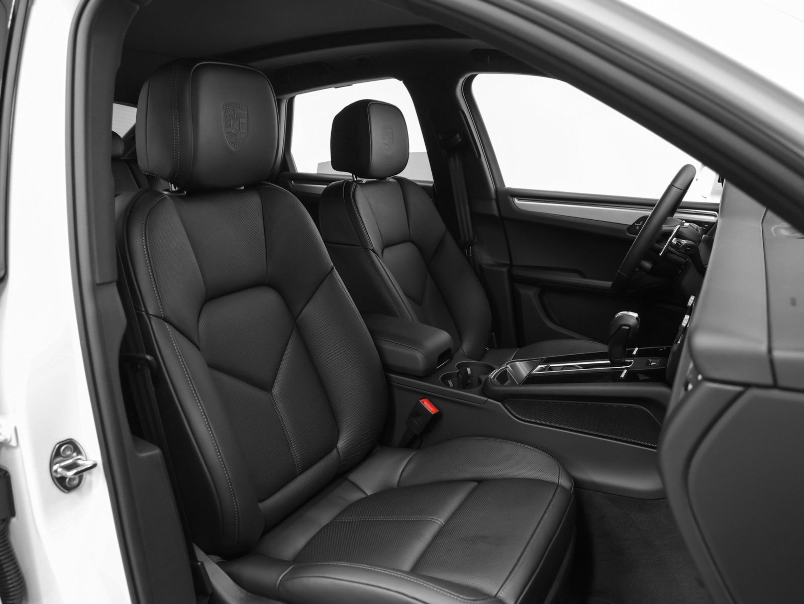 Certified 2026 Porsche Macan image 23