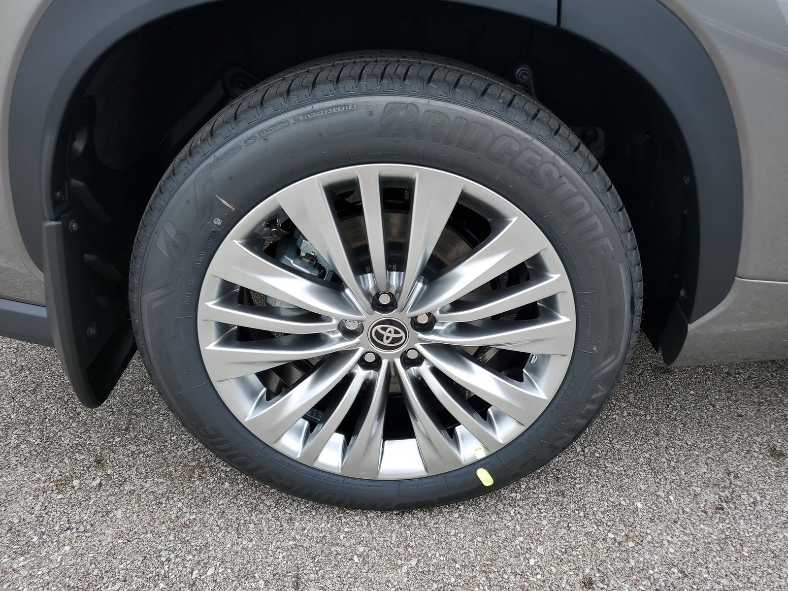 New 2026 Toyota Highlander Platinum AWD/4WD image 5
