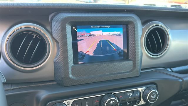 Used 2022 Jeep Gladiator Willys image 15