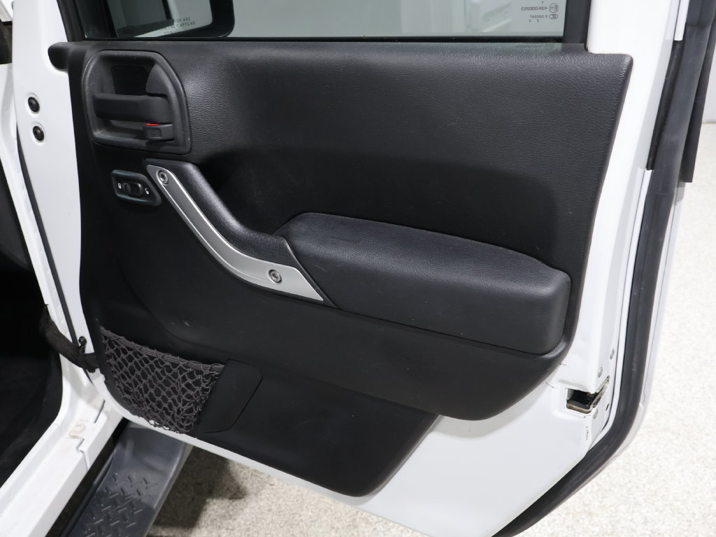 Used 2013 Jeep Wrangler Unlimited Sahara w/ Dual Top Group AWD/4WD image 22