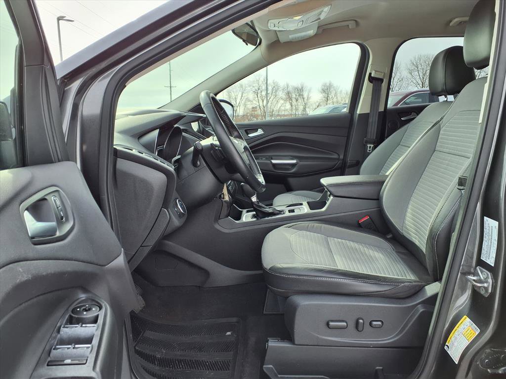 Used 2017 Ford Escape SE w/ Equipment Group 201A image 24