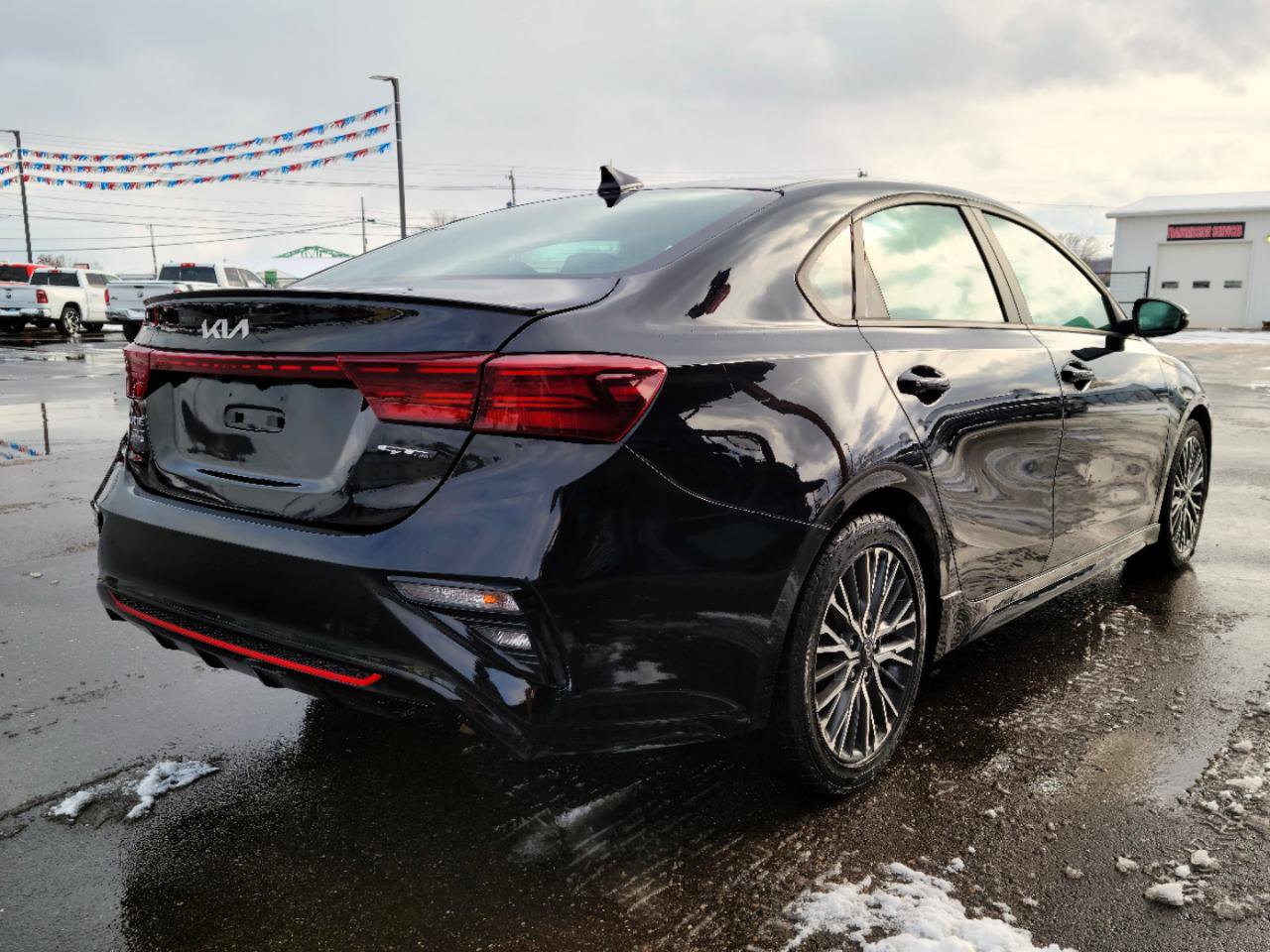 Used 2022 Kia Forte GT-Line w/ GT-Line Premium Package image 4