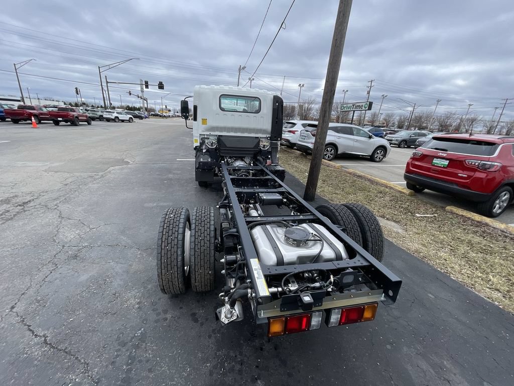 New 2024 Chevrolet Low Cab Forward 5500XG RWD image 4