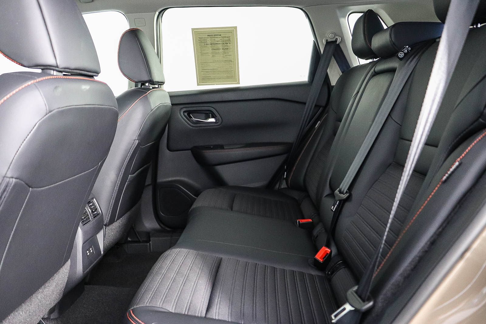 Certified 2025 Nissan Rogue SV AWD/4WD image 15