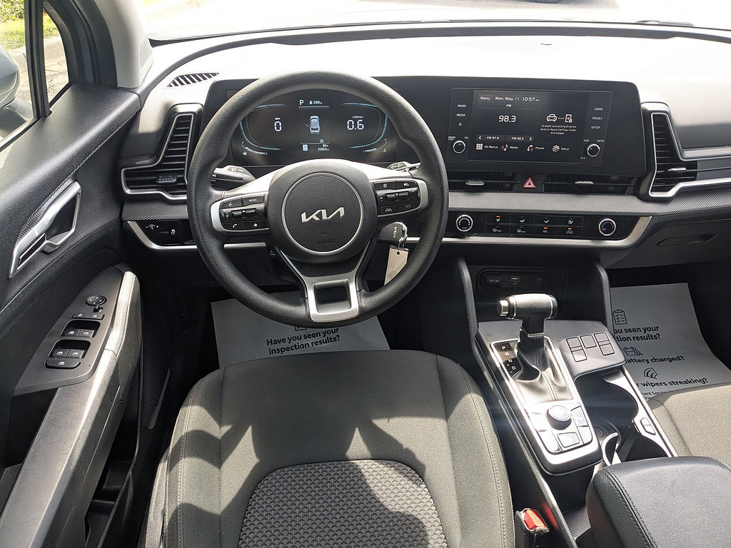 Used 2025 Kia Sportage LX FWD image 28