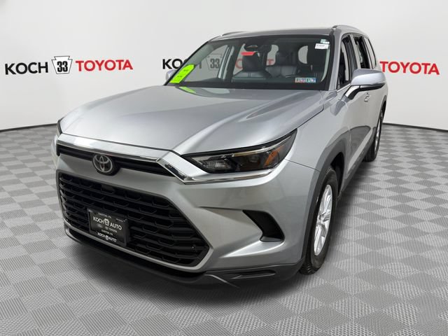 Used 2025 Toyota Grand Highlander AWD image 3