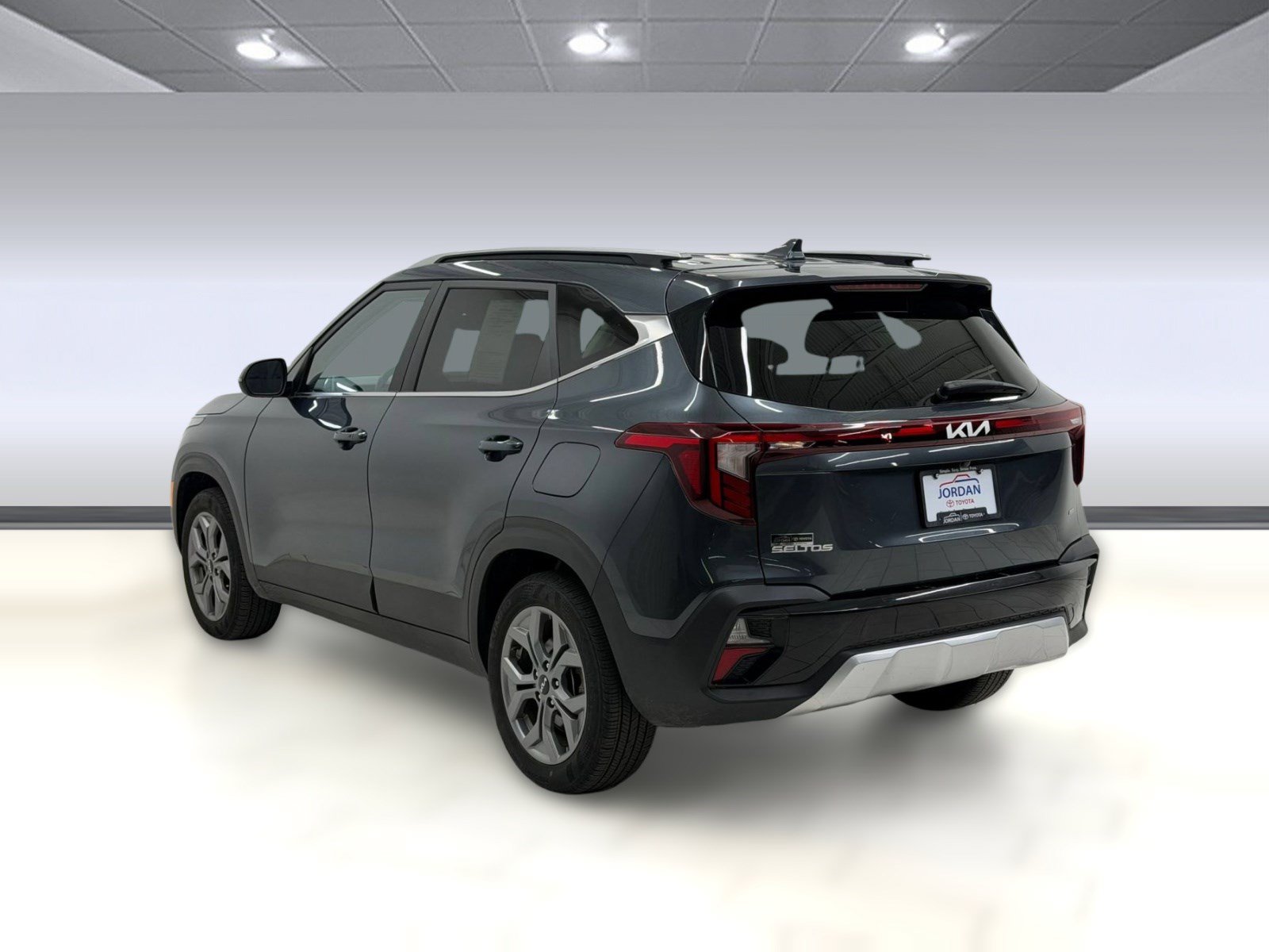 Used 2024 Kia Seltos S AWD/4WD image 2