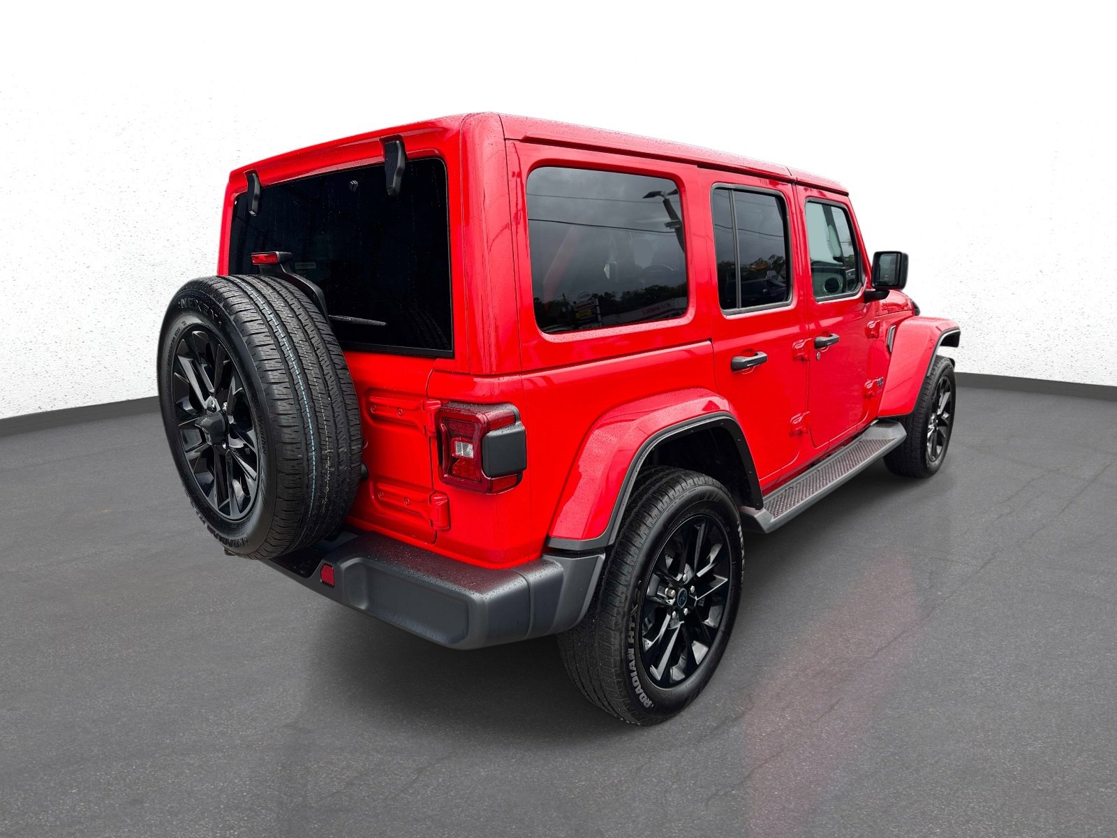 Used 2025 Jeep Wrangler Unlimited Sahara image 3