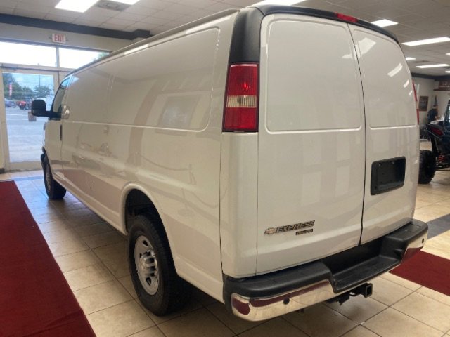 Used 2015 Chevrolet Express 3500 Extended image 3