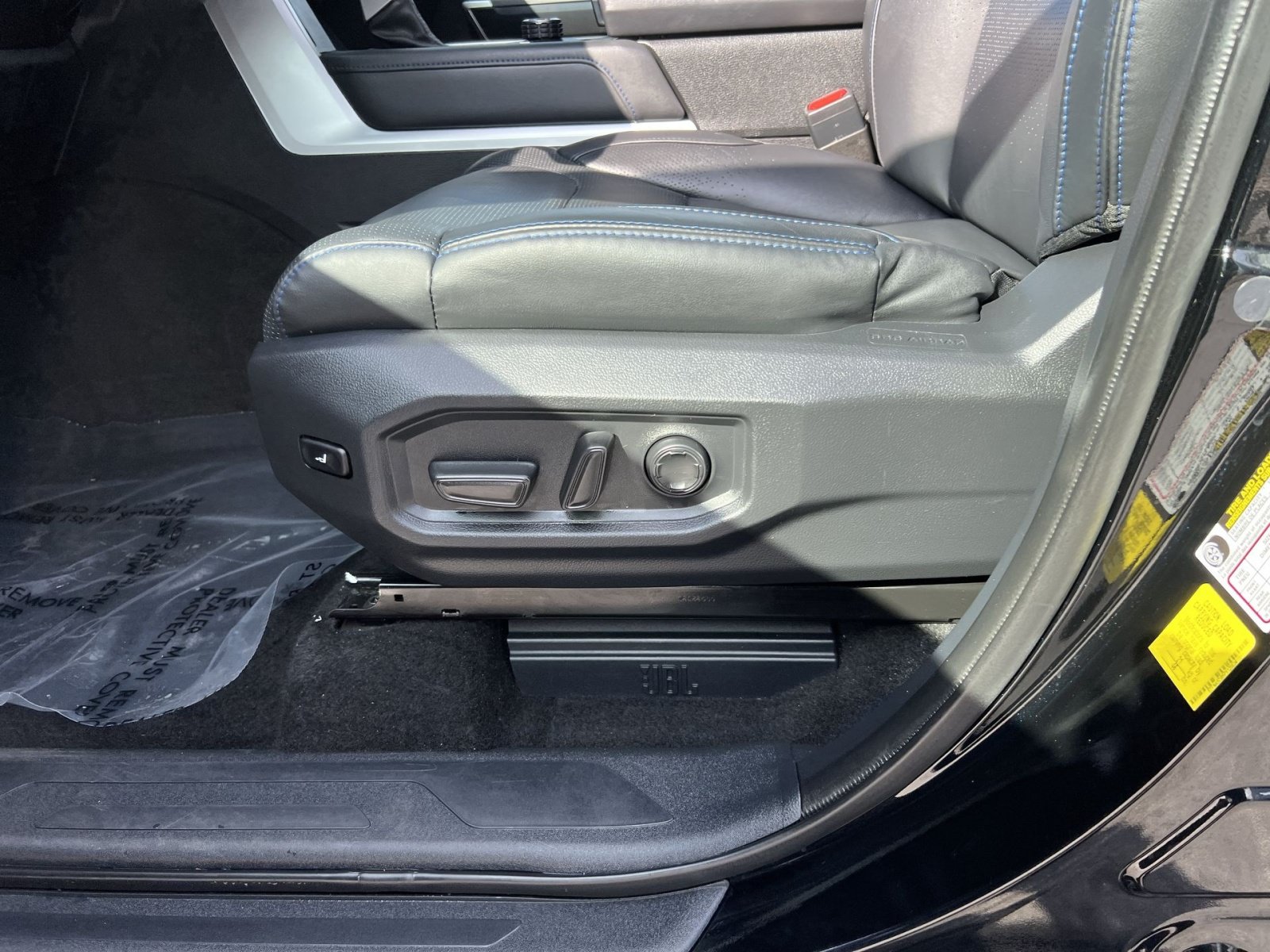 Used 2023 Toyota Tundra Platinum AWD/4WD image 14