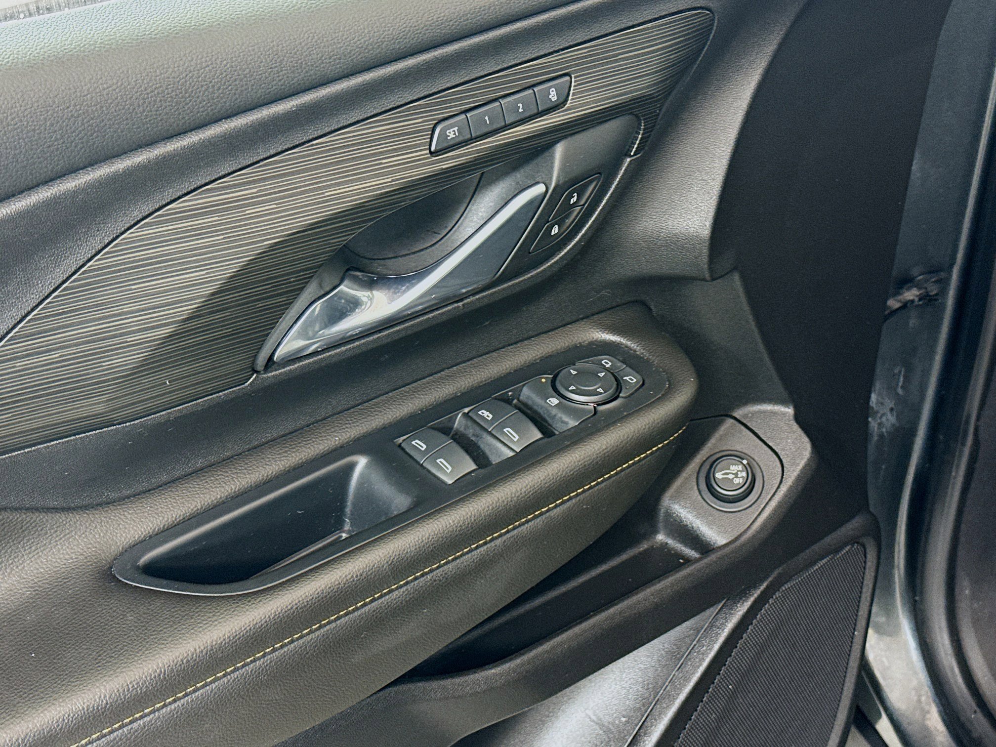 Used 2021 GMC Terrain SLT w/ Elevation Edition image 19