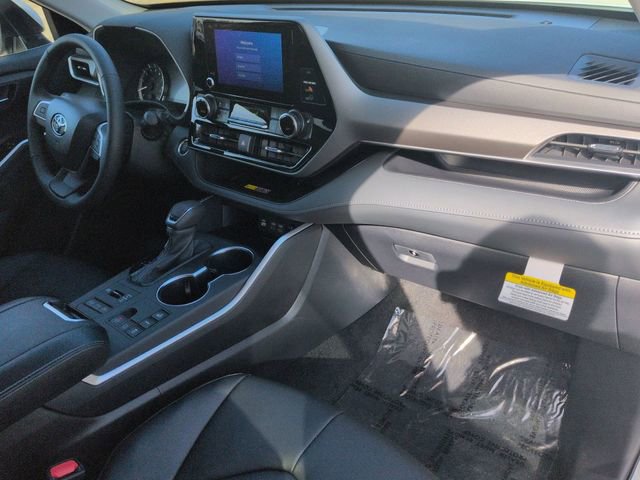 Certified 2026 Toyota Highlander XLE image 32