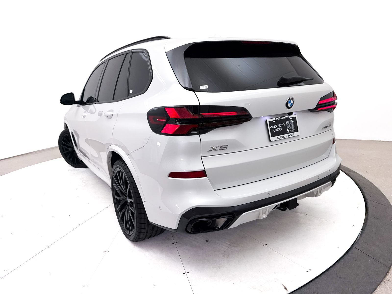 Used 2024 BMW X5 xDrive40i w/ Executive Package AWD/4WD image 9