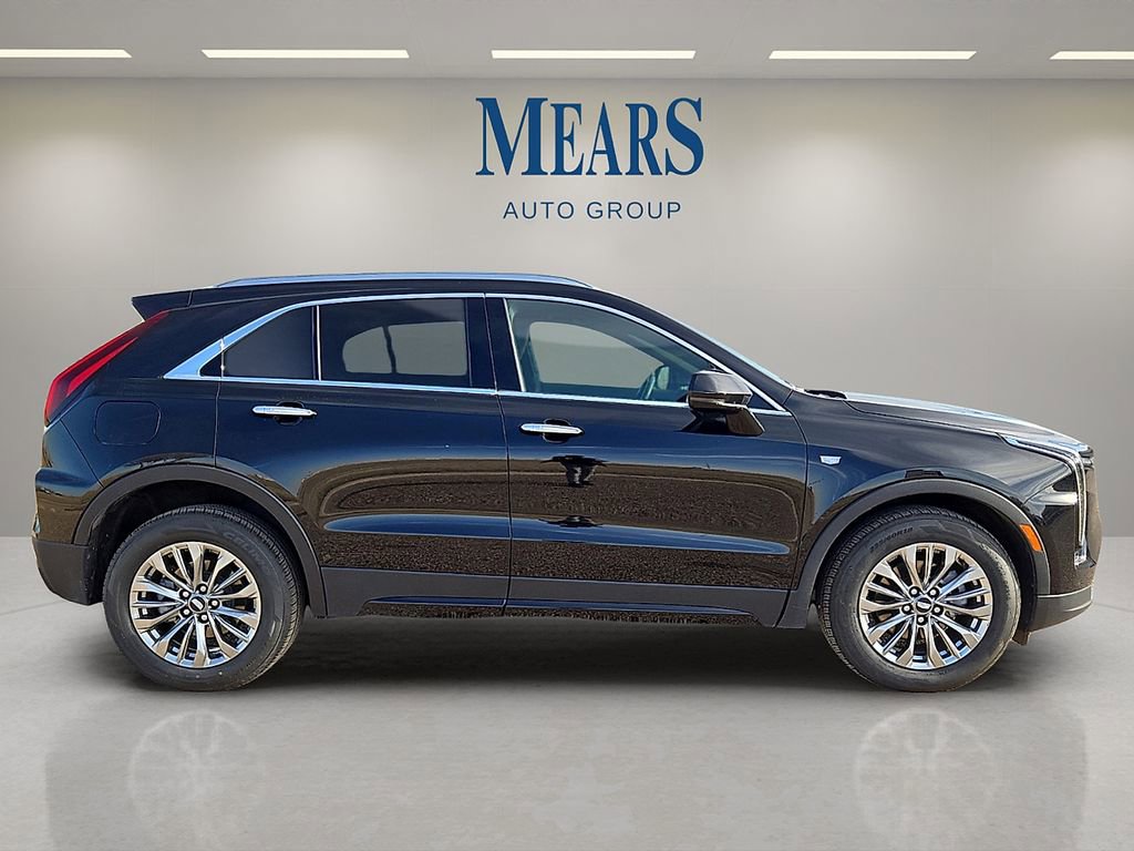 Used 2024 Cadillac XT4 Premium Luxury image 6