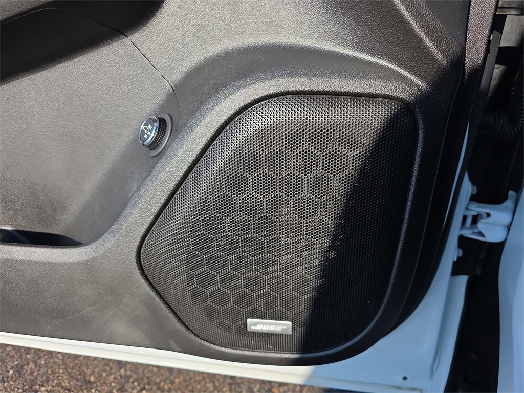 Used 2023 GMC Acadia AT4 image 32