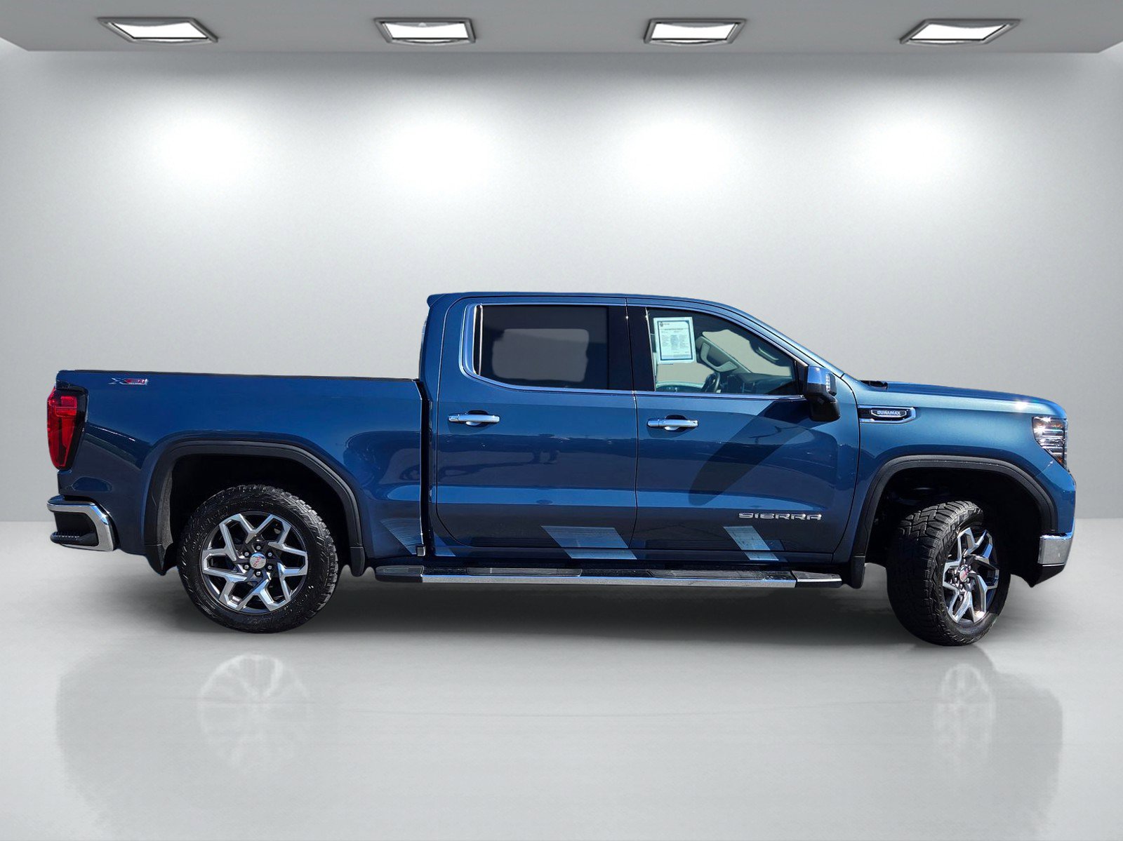 Used 2024 GMC Sierra 1500 SLT w/ SLT Premium Plus Package image 3