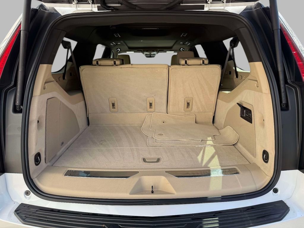 Used 2024 Cadillac Escalade ESV Premium Luxury w/ Performance Package image 18