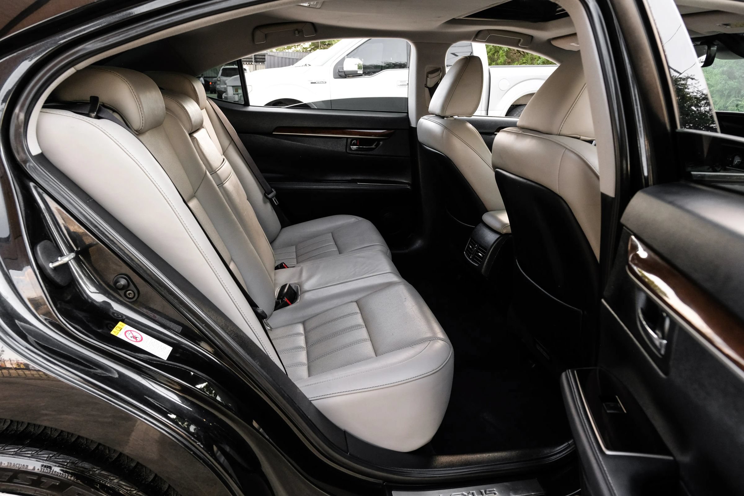 Used 2017 Lexus ES 350 w/ Luxury Package FWD image 43