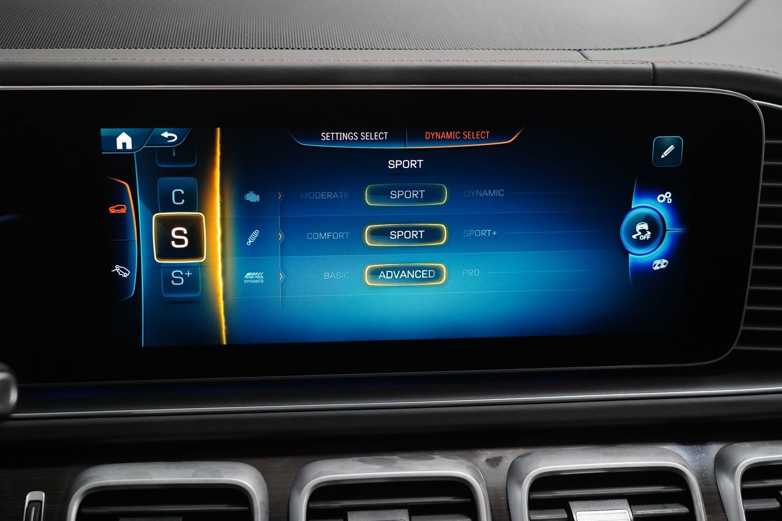 New 2026 Mercedes-Benz GLE 53 AMG 4MATIC Coupe image 29