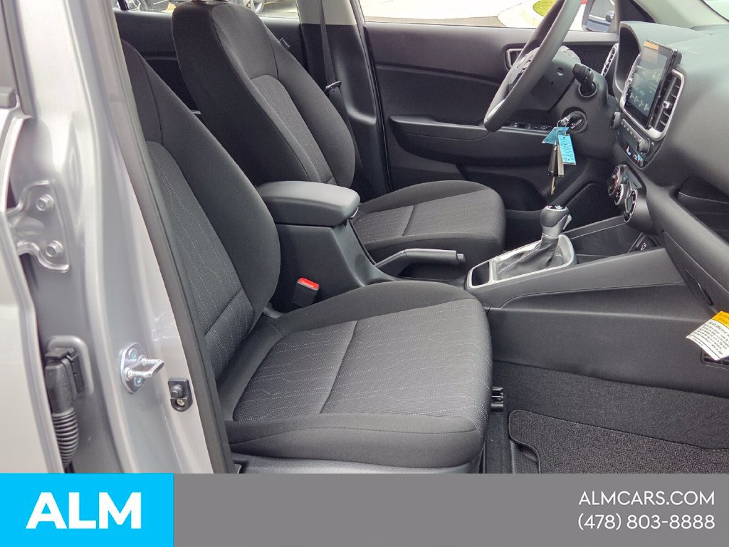 Used 2026 Hyundai Venue SE FWD image 18