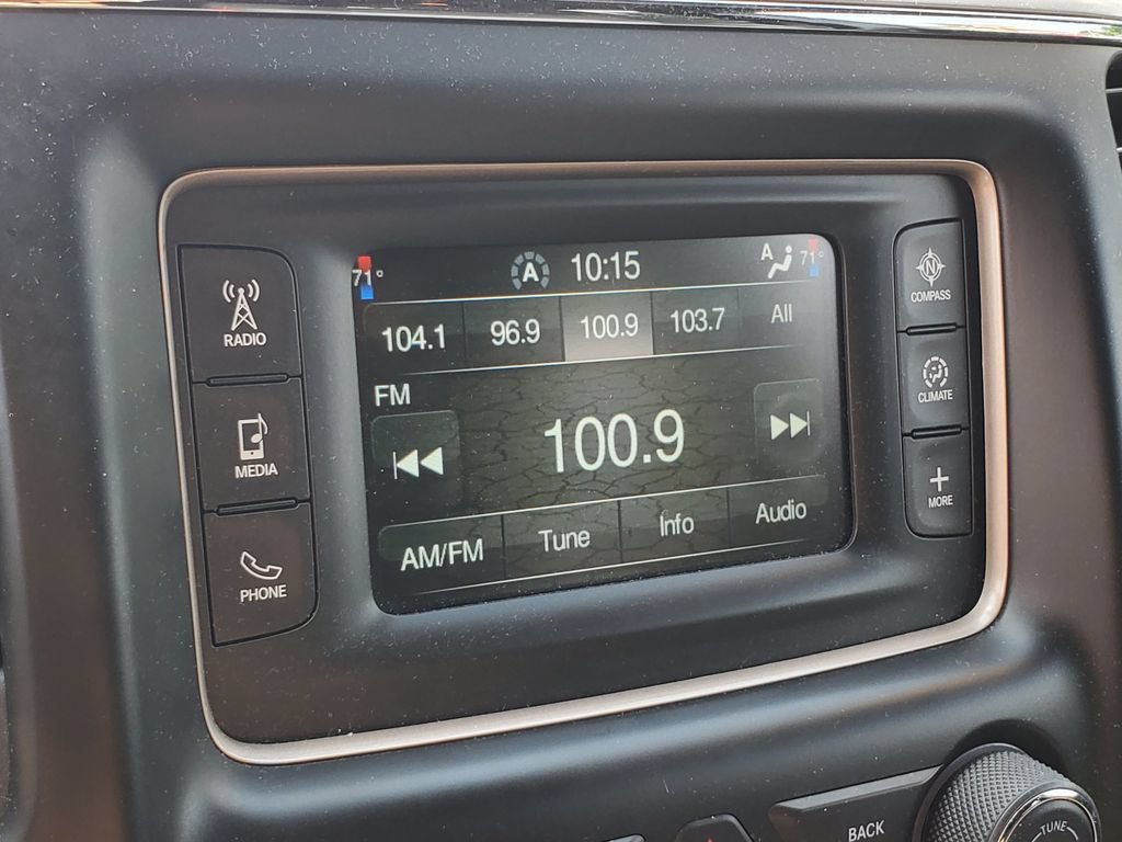 Used 2015 Jeep Grand Cherokee Laredo RWD image 21