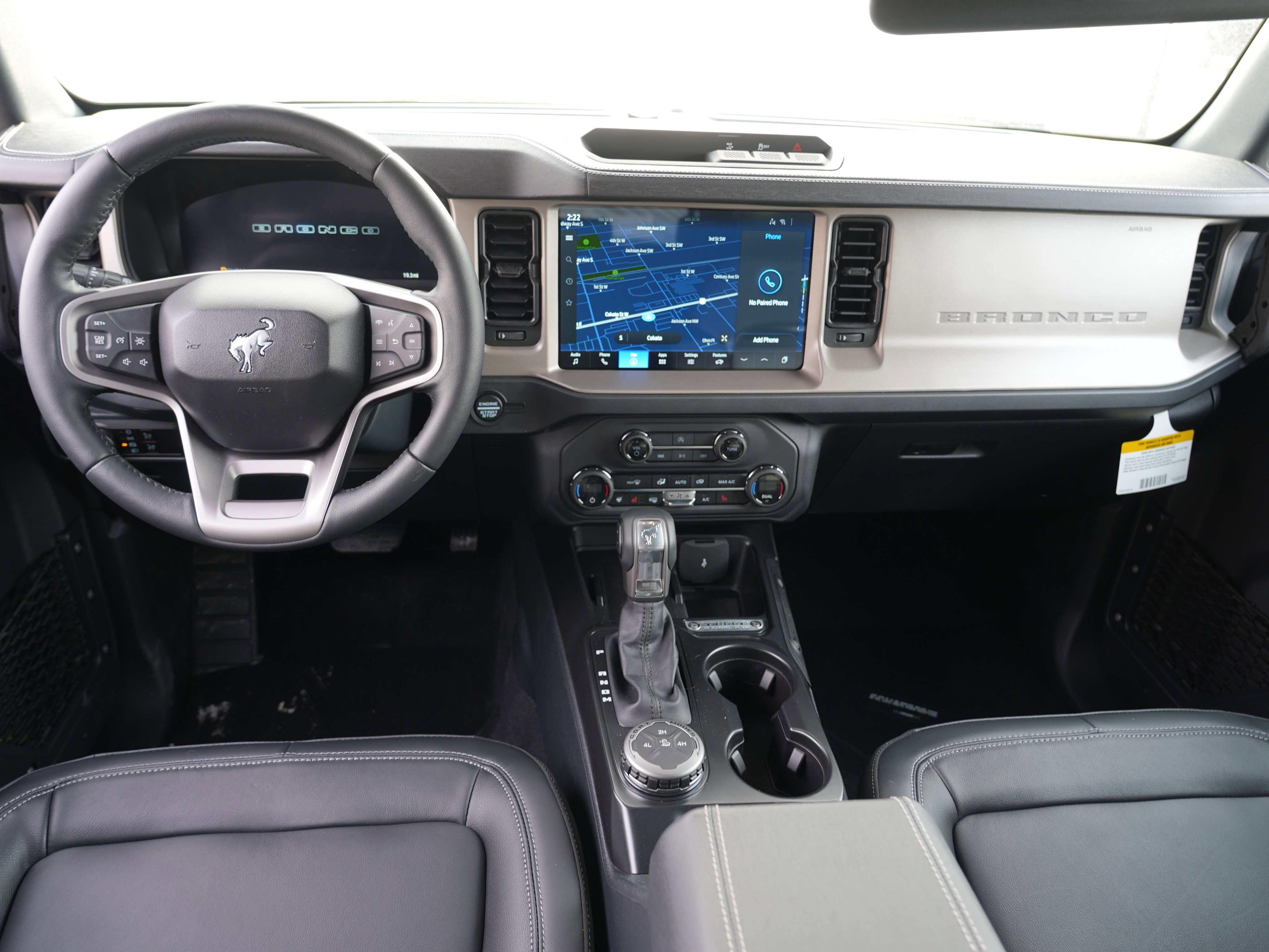 New 2025 Ford Bronco Outer Banks w/ Black Appearance Package image 24