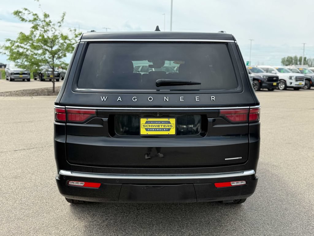 Used 2024 Jeep Wagoneer Series II w/ Flexible Seating Group AWD/4WD image 7