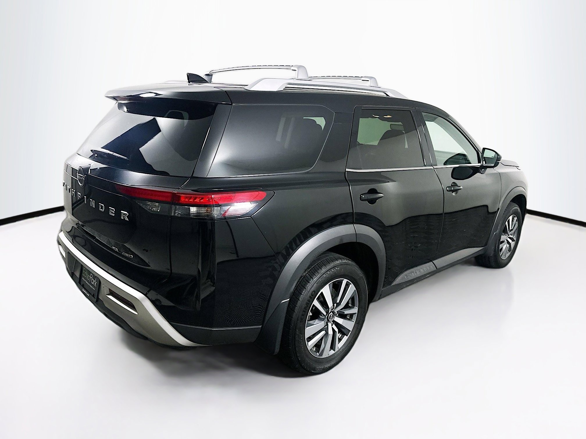 Used 2024 Nissan Pathfinder SL AWD/4WD image 9