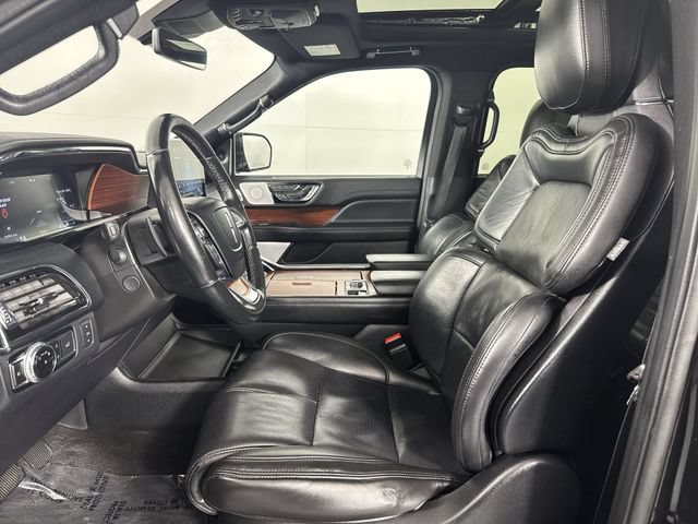 Used 2021 Lincoln Navigator L Reserve AWD/4WD image 19