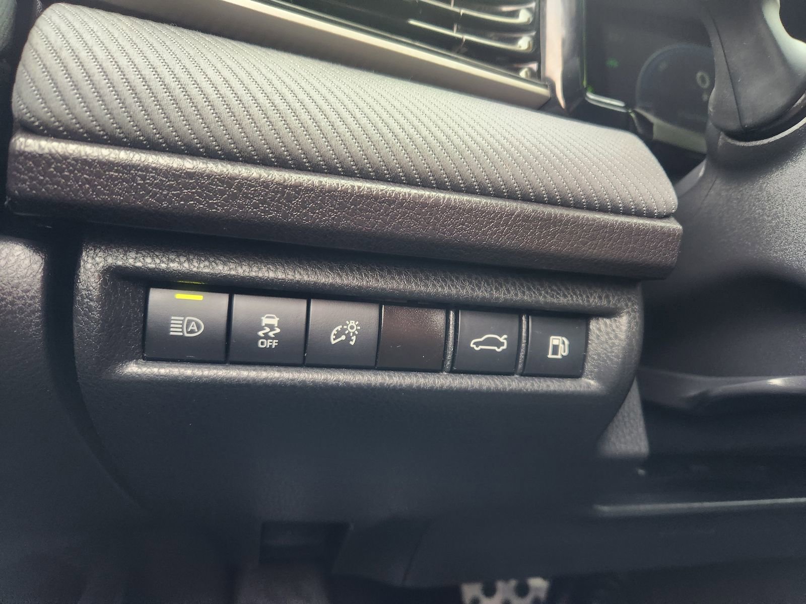 Used 2025 Toyota Camry SE image 27