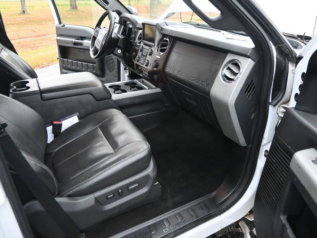 Used 2015 Ford F350 Lariat w/ Lariat Interior Package image 19