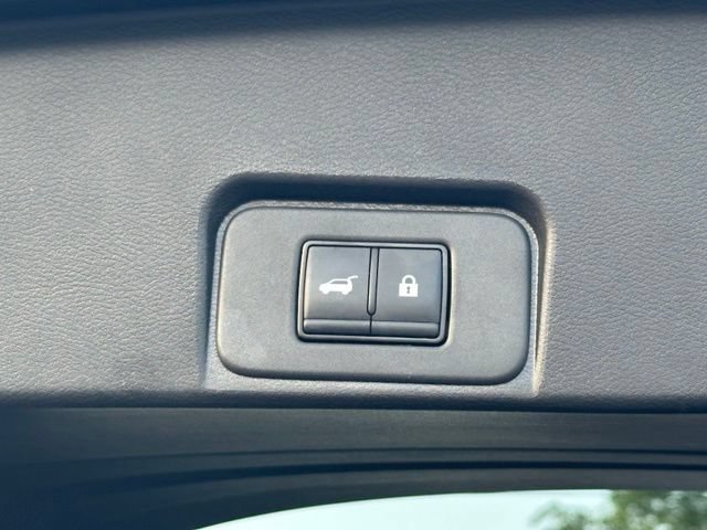 Certified 2025 Nissan Rogue SV AWD/4WD image 18