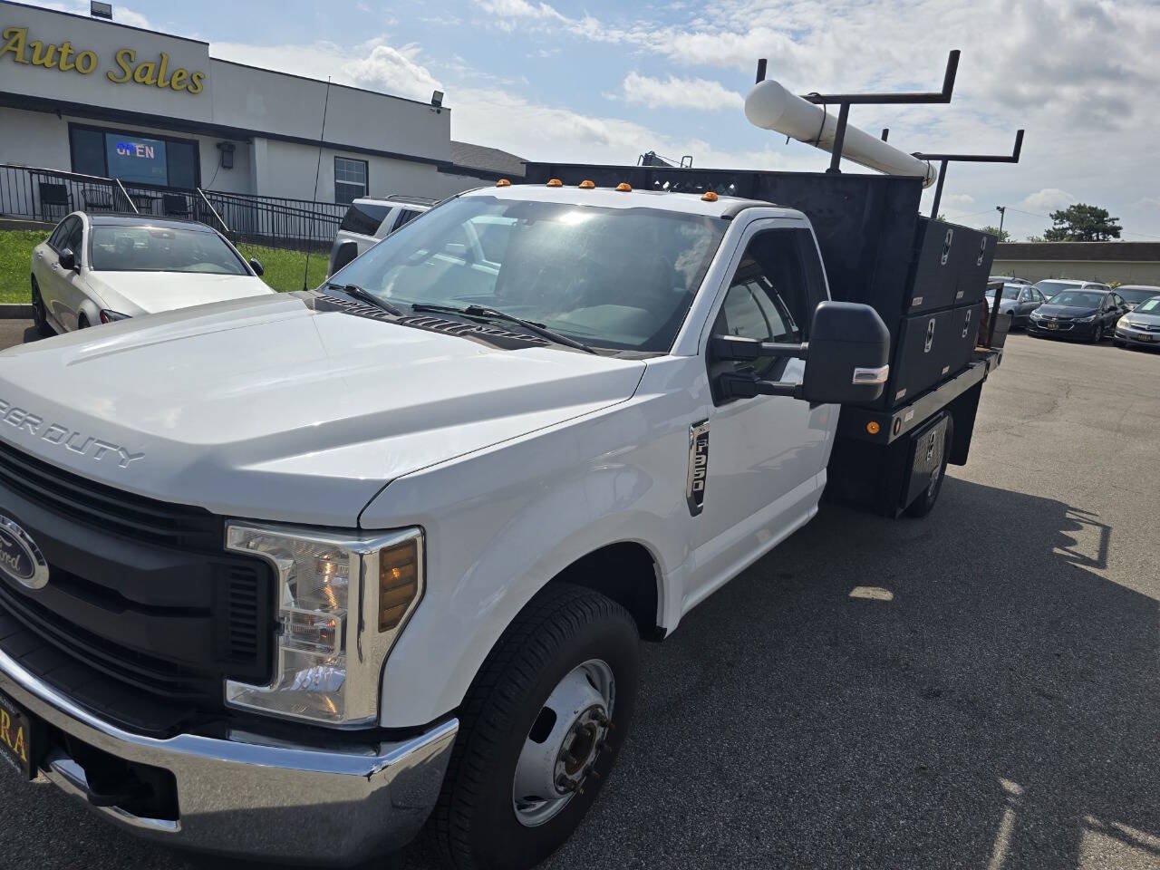 Used 2018 Ford F350 XL w/ Power Equipment Group RWD image 46