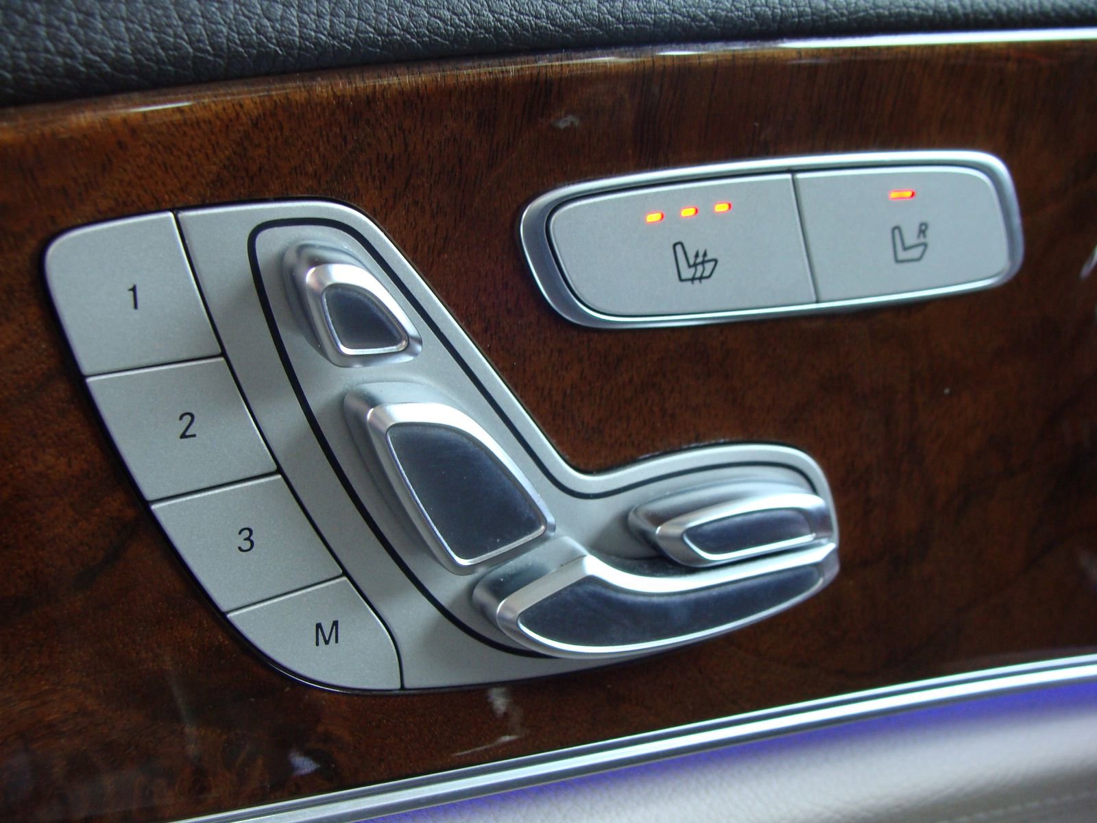 Used 2018 Mercedes-Benz E 300 4MATIC image 37