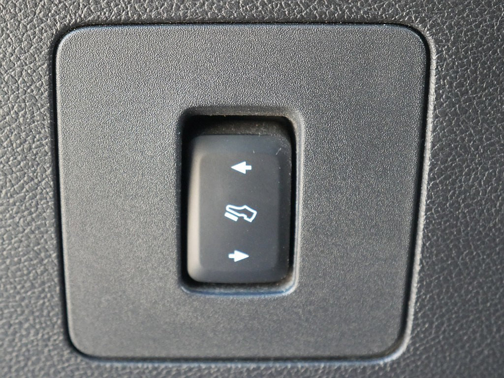 Used 2016 Ford F150 Lariat w/ Equipment Group 502A Luxury AWD/4WD image 30