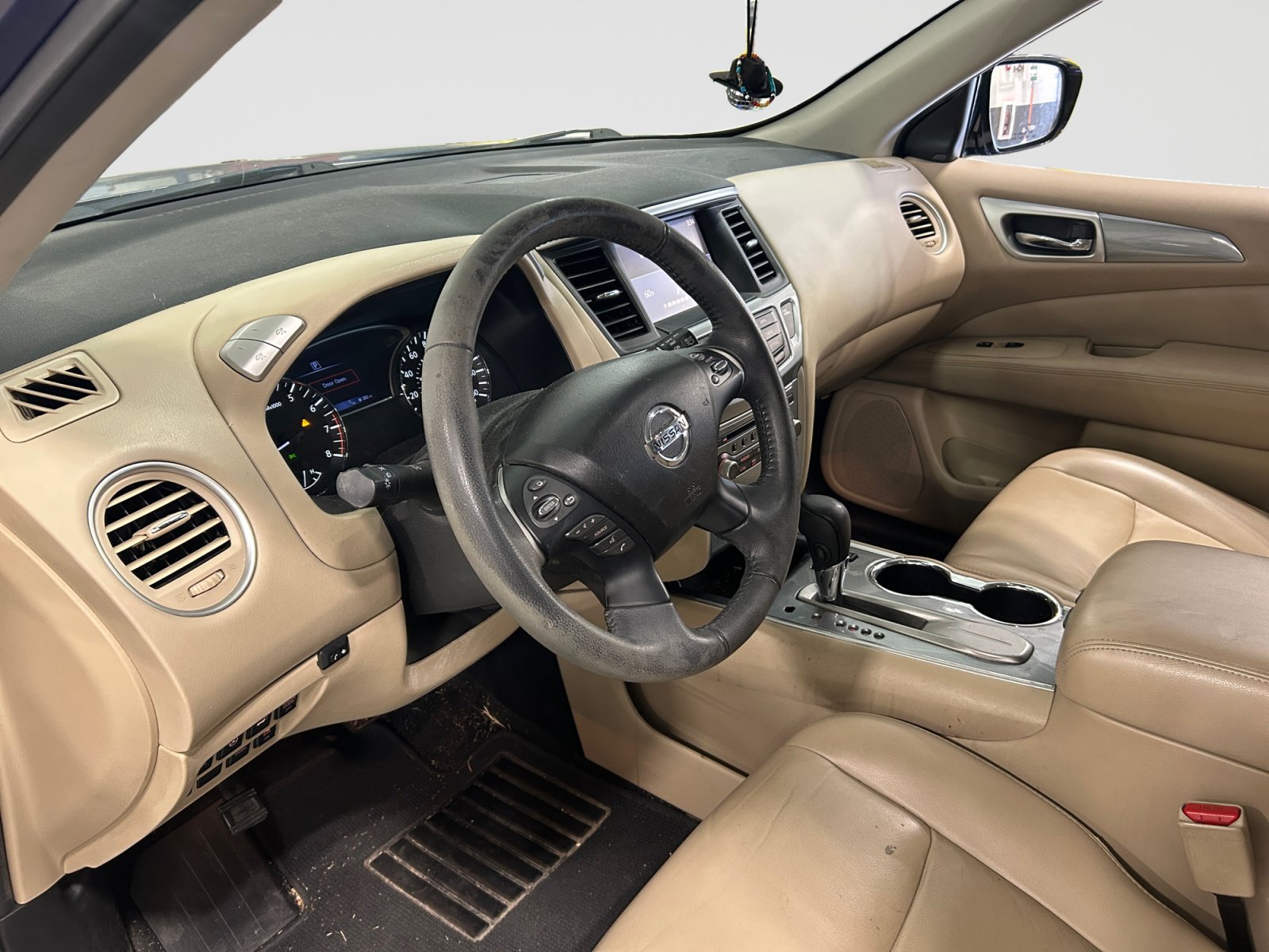 Used 2017 Nissan Pathfinder SL FWD image 9