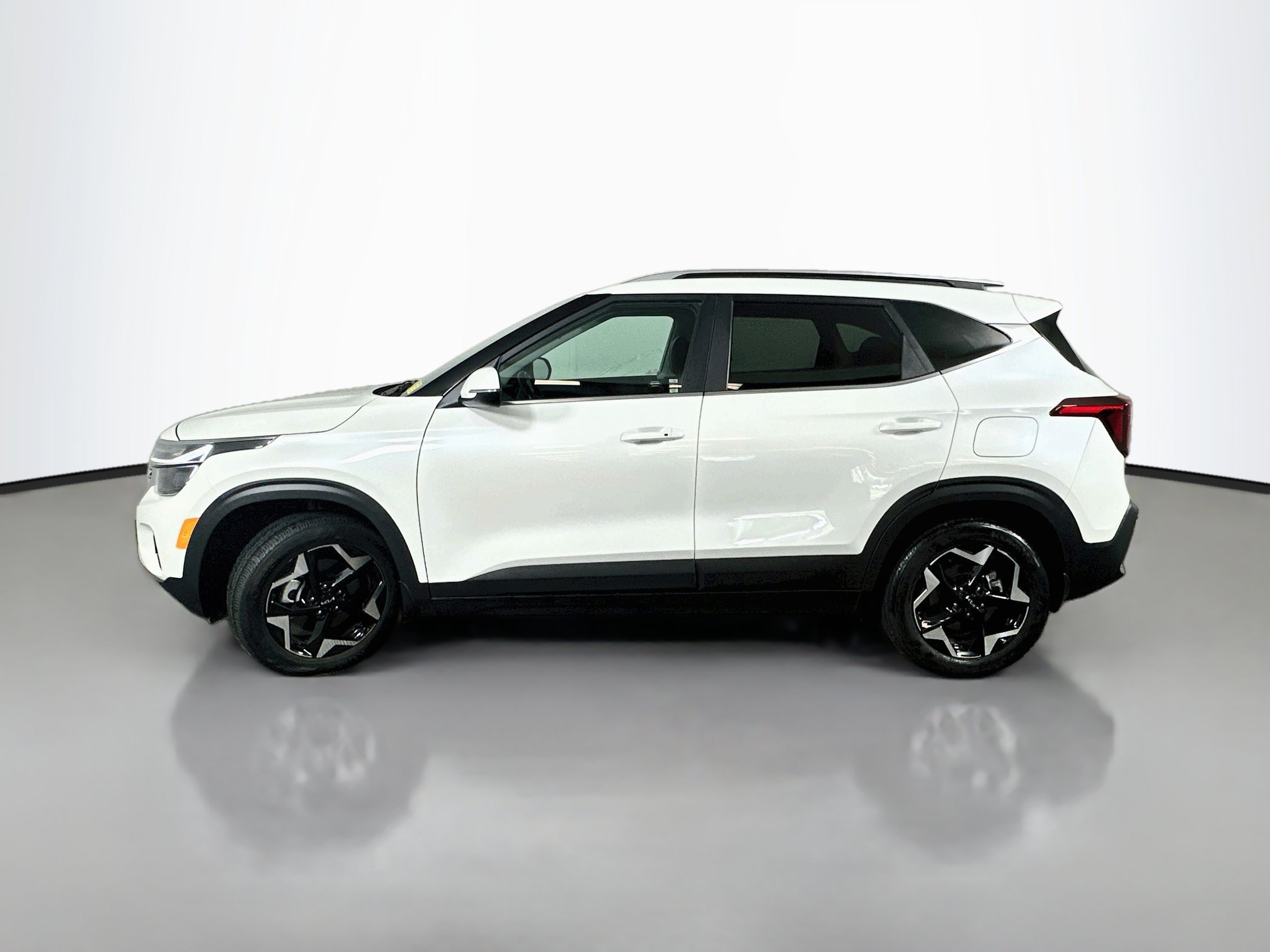 Certified 2024 Kia Seltos EX AWD/4WD image 4