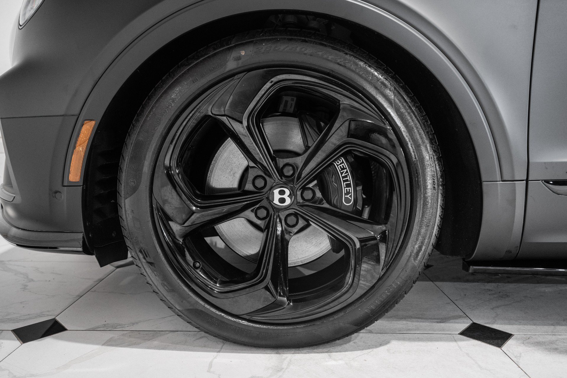 New 2024 Bentley Bentayga AWD/4WD image 6