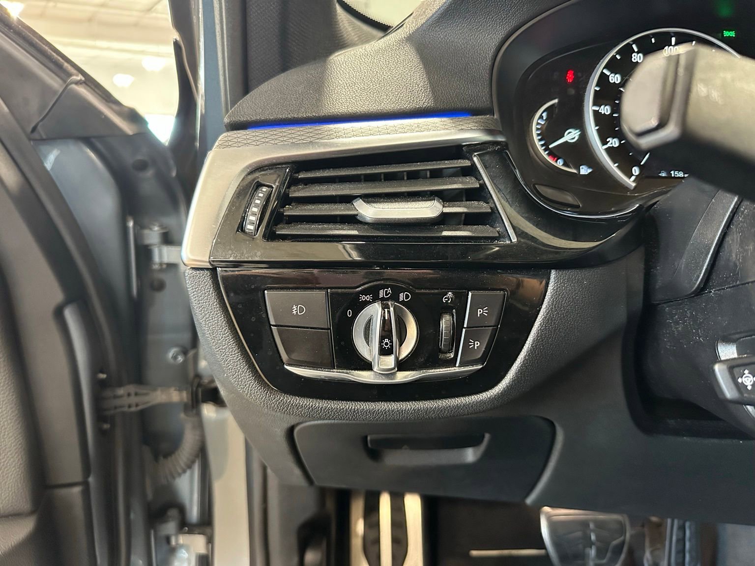 Used 2018 BMW 530i w/ M Sport Package RWD image 23